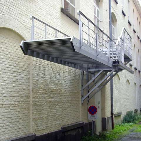 retractable outdoor stairs        
        <figure class=